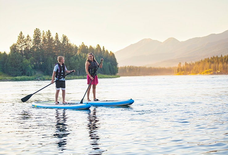 should you waer a life jacket while paddle boarding featured